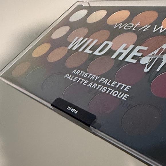 Wet n Wild Wild Heart Artistry Palette - Vibrant Shades - Picture 2 of 5